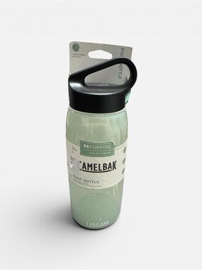 NWT Camelbak 32oz Pivot Bottle Made with Echo